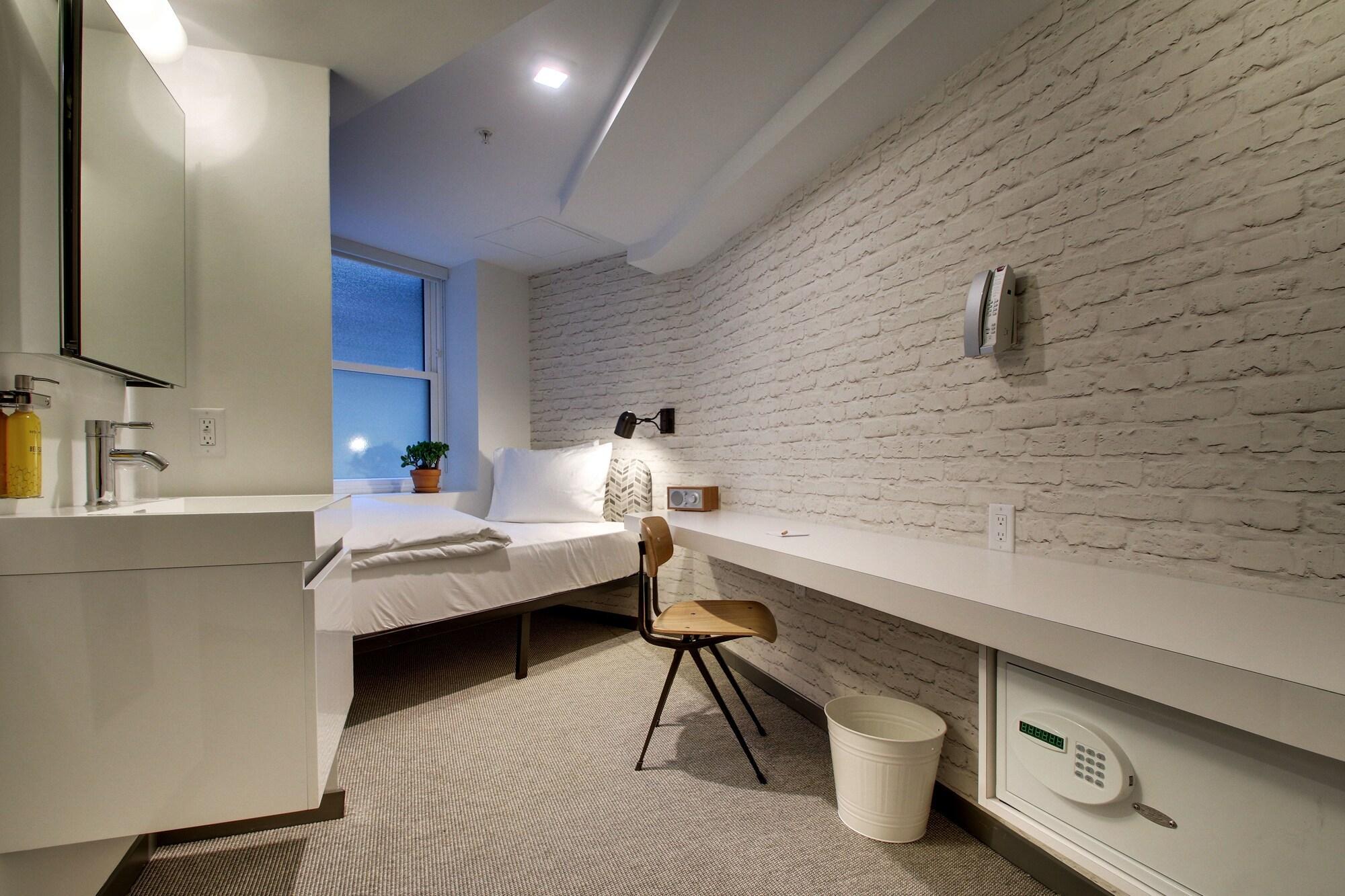 Hotel Hive 3*
