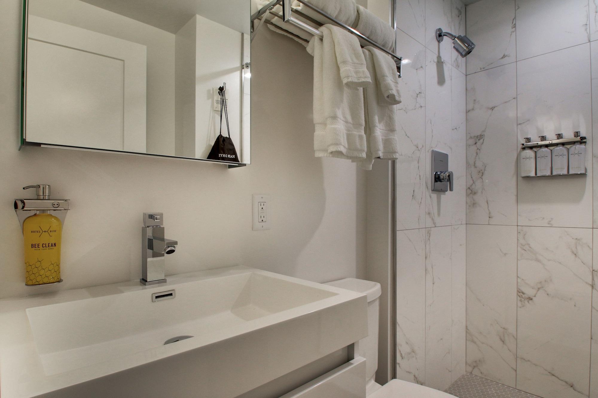 Hotel Hive Hotel 3*