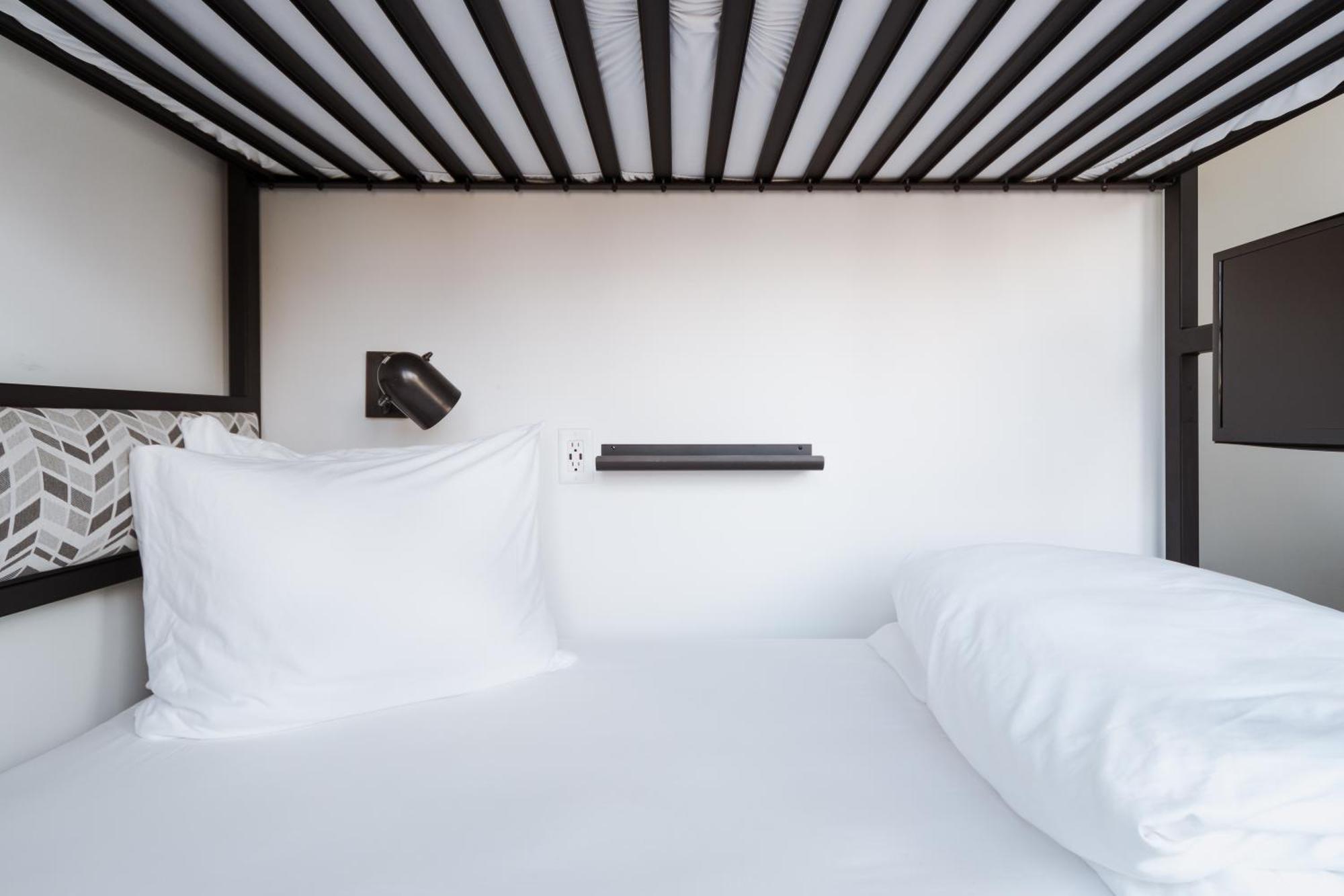 Hive Hotel 3*